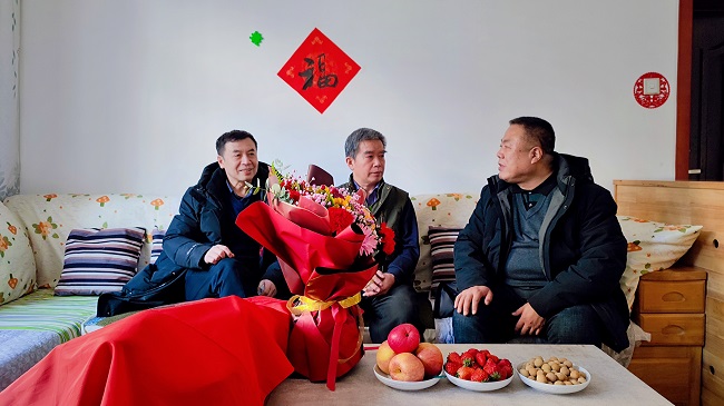 9b1a131470cb42cb9d67176f2877b8f8.jpg 看望徐为民老师.jpg